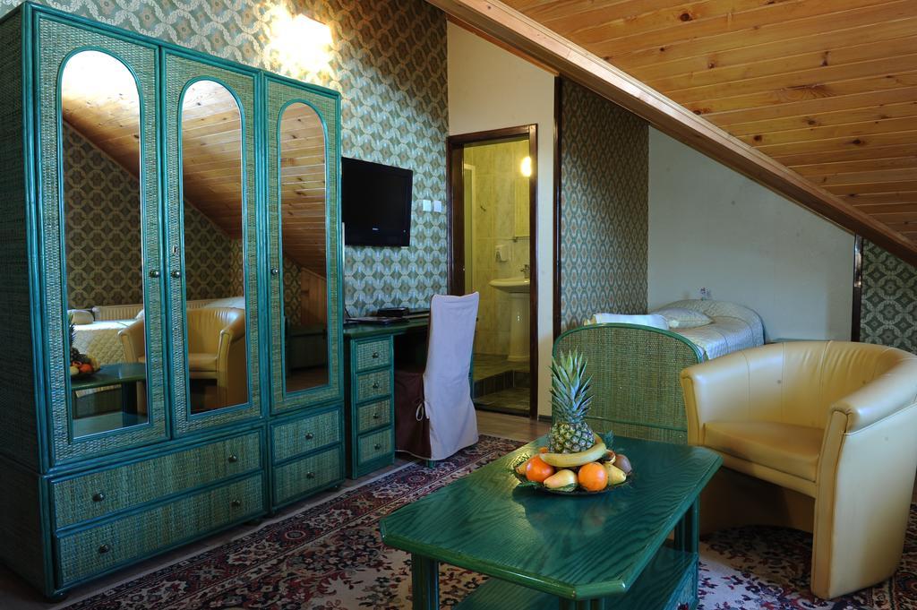 Klub Satelit Zlatibor Bed & Breakfast Ngoại thất bức ảnh