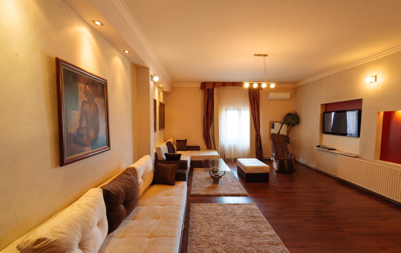 Klub Satelit Zlatibor Bed & Breakfast Ngoại thất bức ảnh